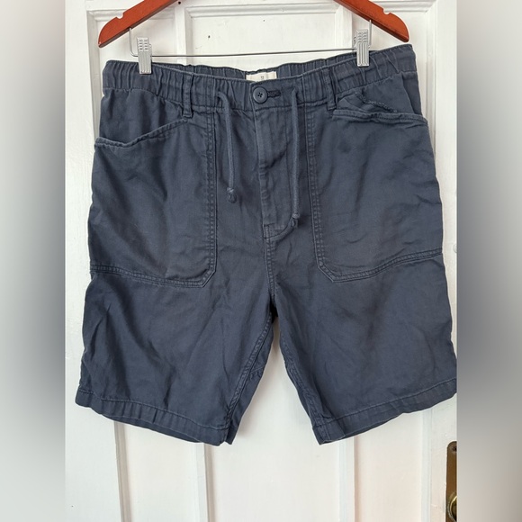 Men's Navy Cargo Shorts - Picture 1 of 3